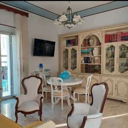 Gasthuis Palazzo Sardanelli Pizzo (Calabria)